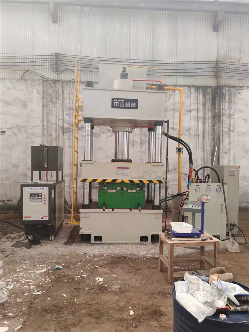 石英石水槽液壓機客戶現場 石英石水槽液壓機客戶現場