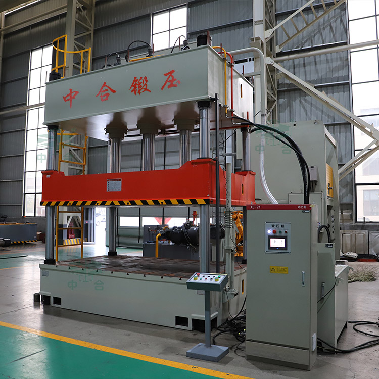 315噸汽車內飾件專用液壓機車間實拍.jpg 315噸汽車內飾件專用液壓機車間實拍.jpg