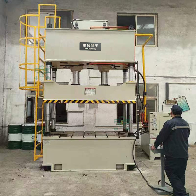 200噸雙缸四柱液壓機客戶現場 200噸雙缸四柱液壓機客戶現場