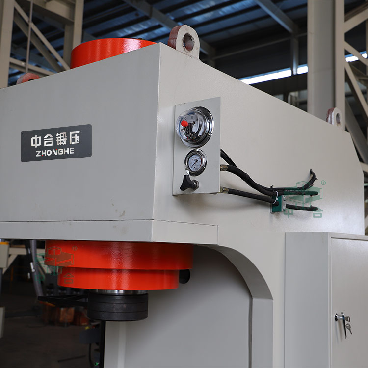 250噸單柱液壓機細節 250噸單柱液壓機細節