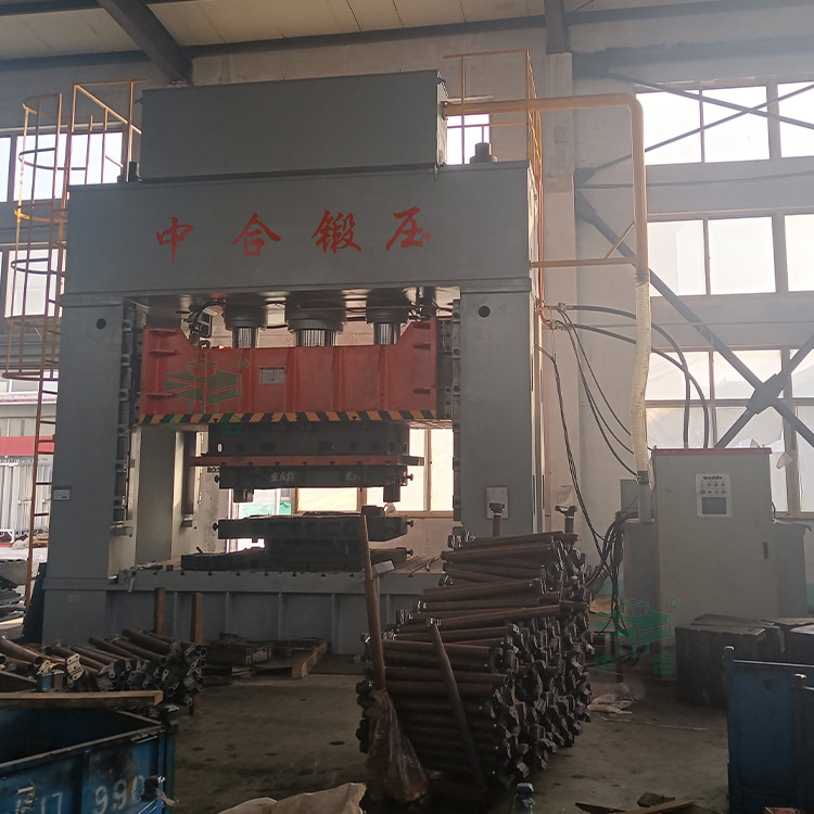 1500噸框架式液壓機(汽車配件沖壓).jpg 1500噸框架式液壓機(汽車配件沖壓).jpg