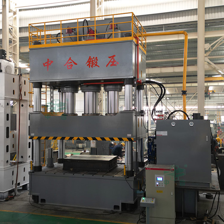 1250噸三梁四柱液壓機.jpg 1250噸三梁四柱液壓機.jpg