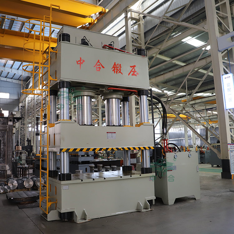 1000噸防彈頭盔成型液壓機.jpg 1000噸防彈頭盔成型液壓機.jpg