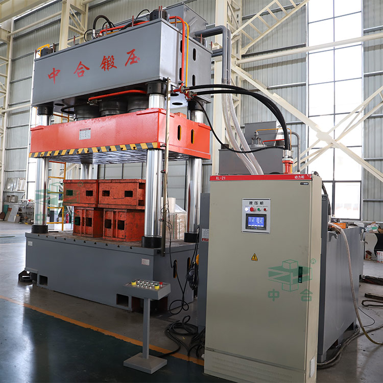 1200噸三梁四柱液壓機車間調試 1200噸三梁四柱液壓機車間調試