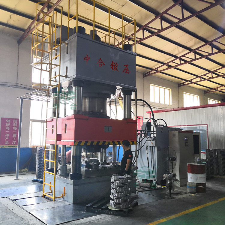 2000噸汽車(chē)離合器沖壓液壓機(jī).jpg 2000噸汽車(chē)離合器沖壓液壓機(jī).jpg