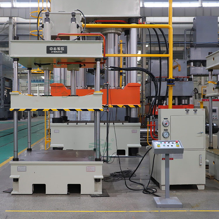 40噸三梁四柱液壓機(jī)車間實(shí)物.jpg 40噸三梁四柱液壓機(jī)車間實(shí)物.jpg