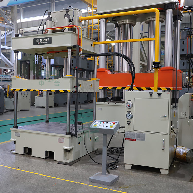 40噸三梁四柱油壓機(jī) 40噸三梁四柱油壓機(jī)