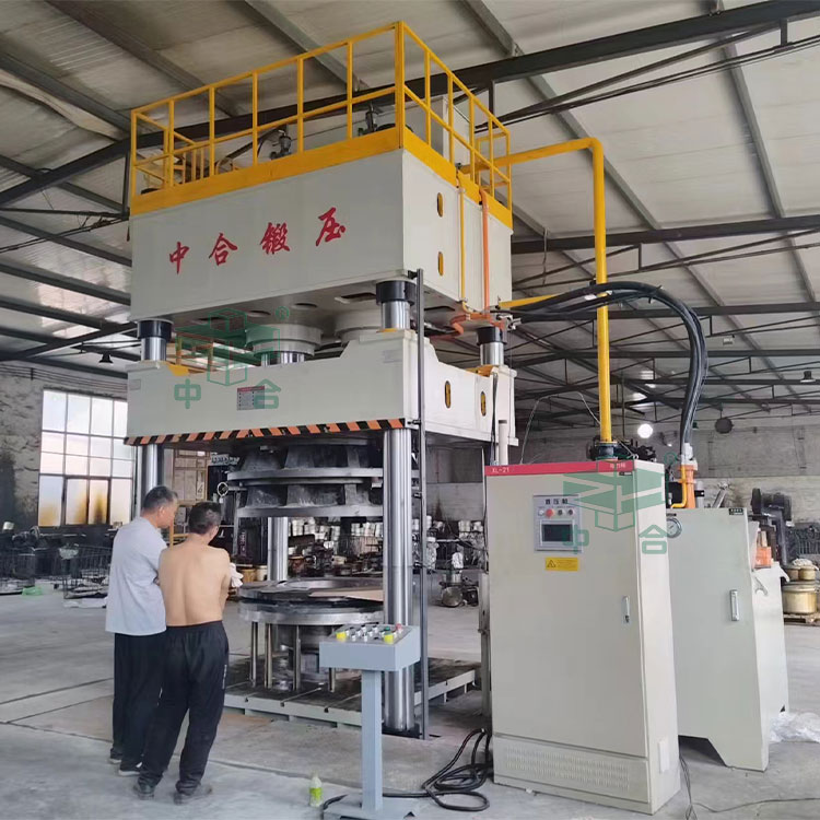 800噸伺服四柱液壓機.jpg 800噸伺服四柱液壓機.jpg