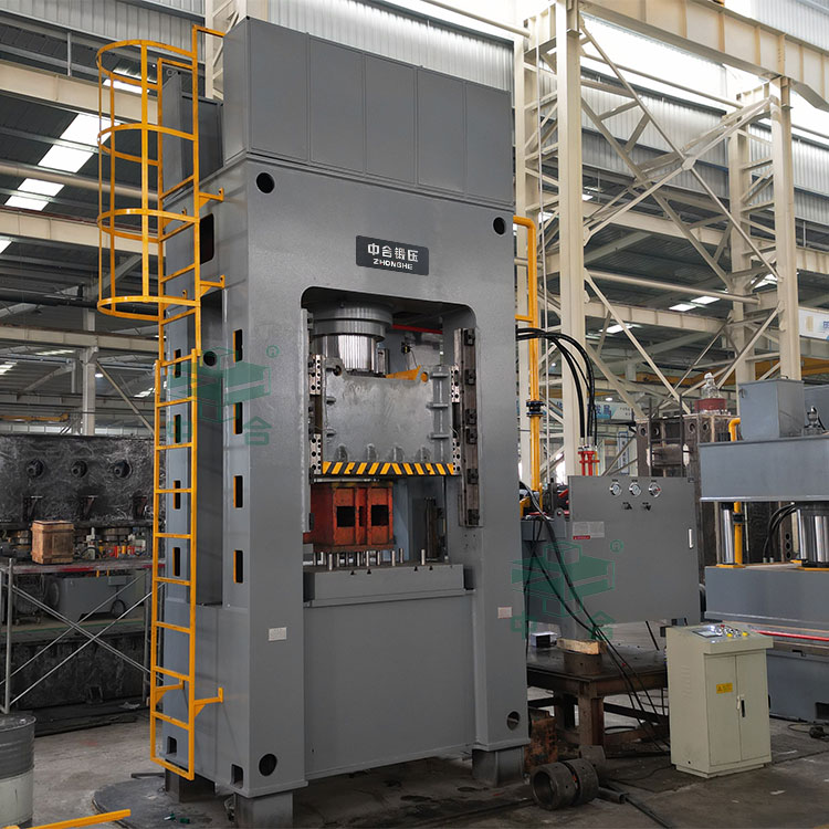 630噸框架式液壓機.jpg 630噸框架式液壓機.jpg