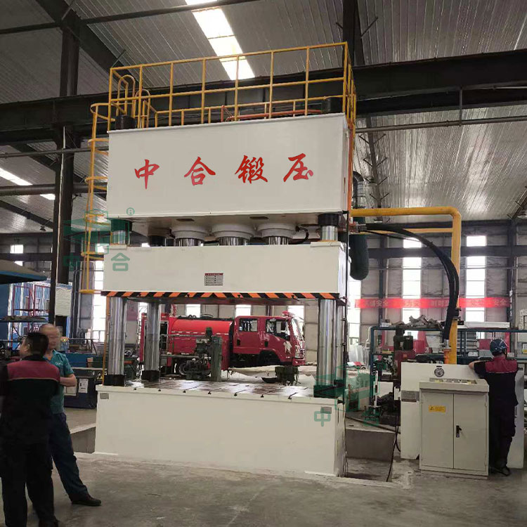 1000噸鋼板校正壓型液壓機現場.jpg 1000噸鋼板校正壓型液壓機現場.jpg