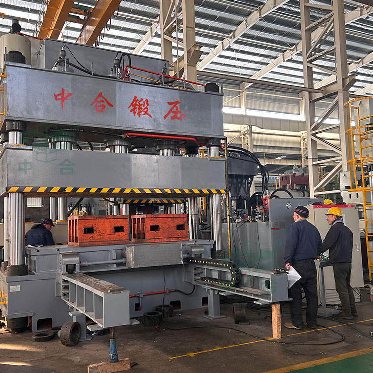 630噸三梁四柱液壓機.jpg 630噸三梁四柱液壓機.jpg