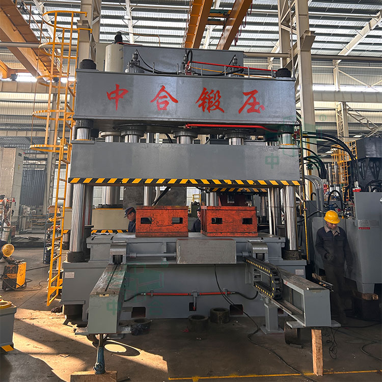 630噸三梁四柱液壓機車間調試.jpg 630噸三梁四柱液壓機車間調試.jpg