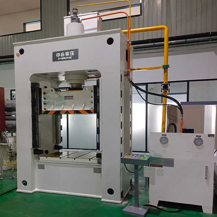 150噸框架式液壓機安裝完成.jpg 150噸框架式液壓機安裝完成.jpg