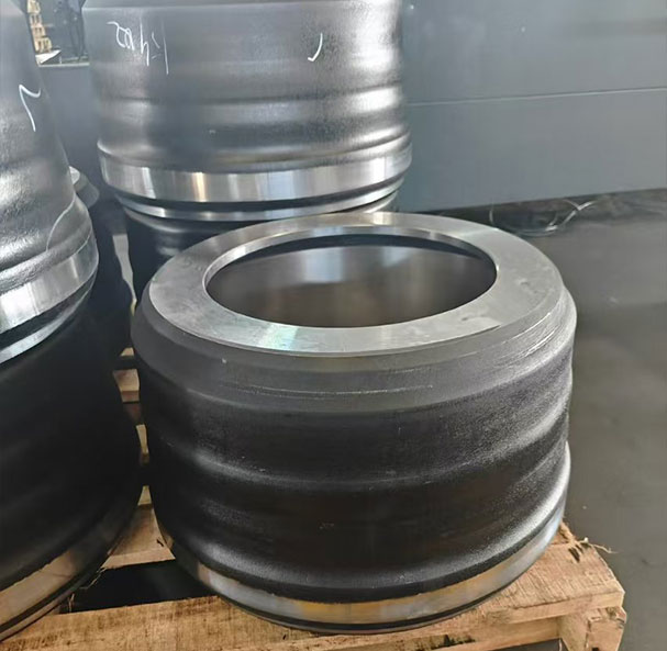 汽車(chē)輪轂.jpg 汽車(chē)輪轂.jpg