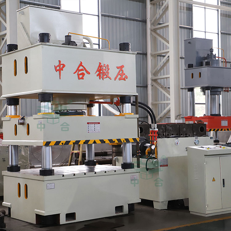 500噸三梁四柱液壓機(jī).jpg 500噸三梁四柱液壓機(jī).jpg