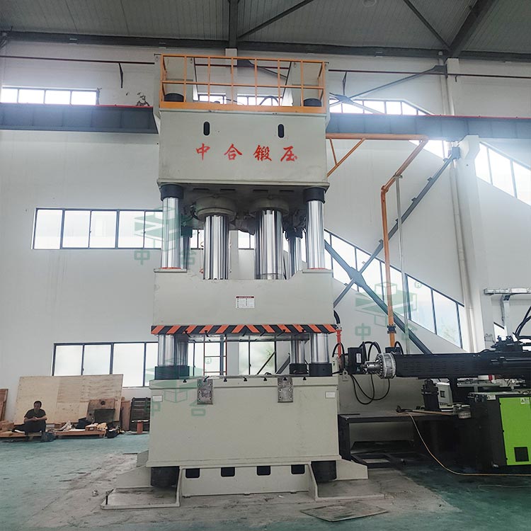 2000噸汽車配件成型液壓機現(xiàn)場調(diào)試 2000噸汽車配件成型液壓機現(xiàn)場調(diào)試