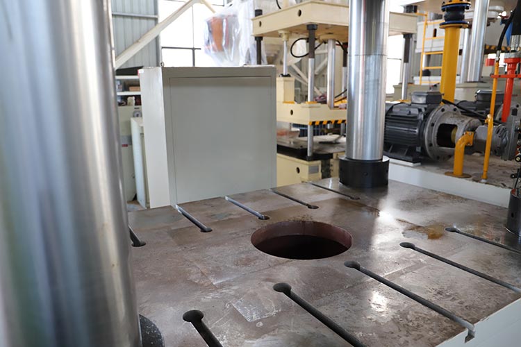 工作臺.jpg 工作臺.jpg