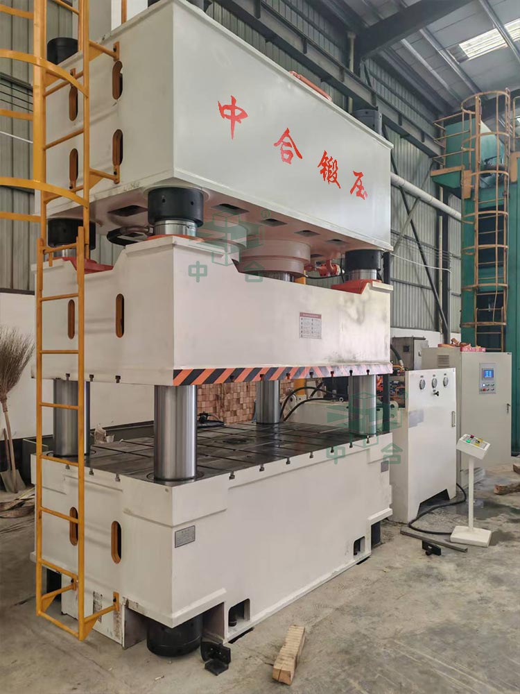 1000噸汽車配件拉伸液壓機客戶現場 1000噸汽車配件拉伸液壓機客戶現場