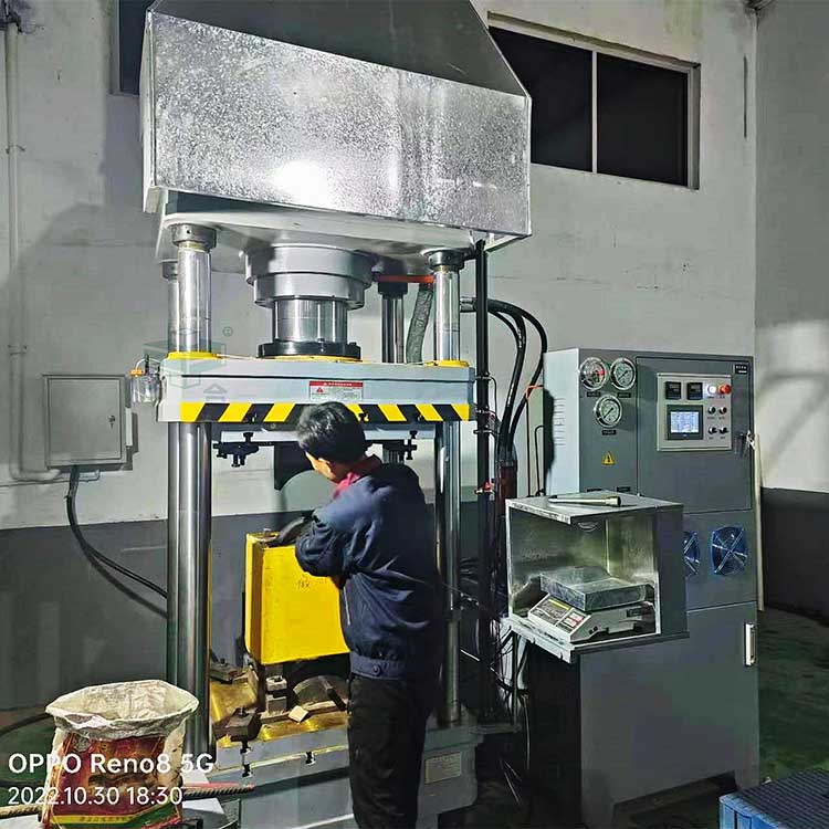 剎車閘瓦成型設(shè)備_200噸液壓機 剎車閘瓦成型設(shè)備_200噸液壓機