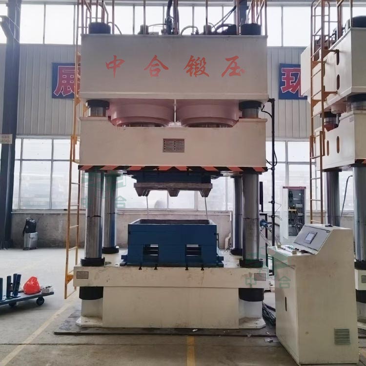 1600噸木屑托盤成型液壓機.jpg 1600噸木屑托盤成型液壓機.jpg