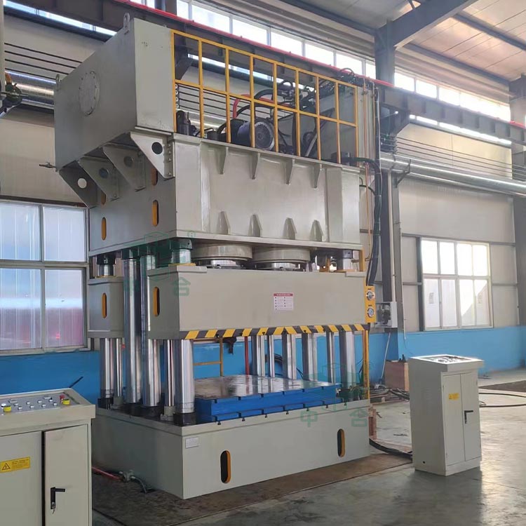 2000噸壓濾機濾板成型液壓機現場.jpg 2000噸壓濾機濾板成型液壓機現場.jpg