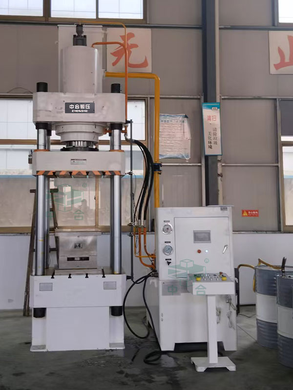 315噸四柱液壓機.jpg 315噸四柱液壓機.jpg