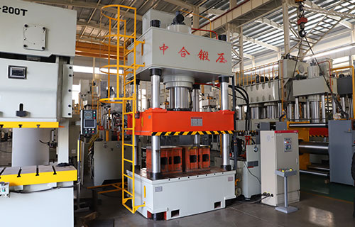 500噸四柱液壓機在復合材料模壓成型工藝中的優(yōu)勢