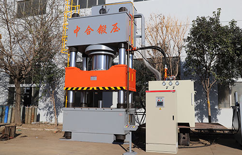 如何選擇適合的滕州2000噸四柱液壓機？