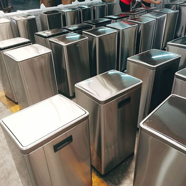 不銹鋼垃圾桶.jpg 不銹鋼垃圾桶.jpg