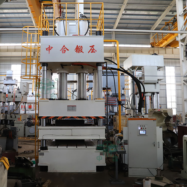 蛭石板液壓機車間實物.jpg 蛭石板液壓機車間實物.jpg