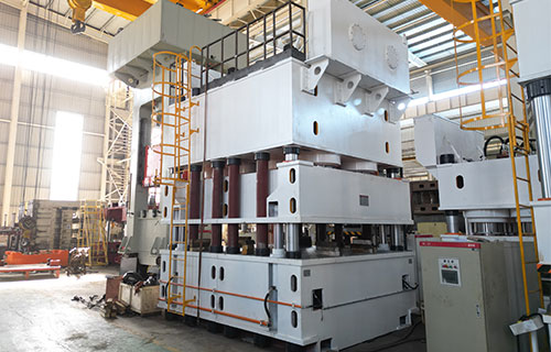 壓濾機(jī)濾板模壓成型設(shè)備-4500噸液壓機(jī)