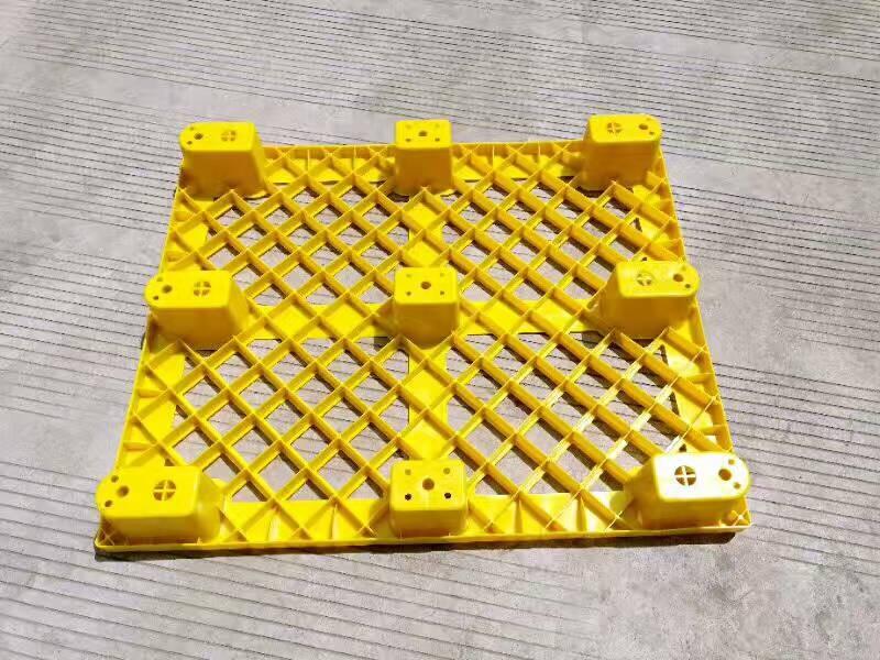 800噸玻璃鋼九腳托盤成型液壓機(jī)(圖3) 800噸玻璃鋼九腳托盤成型液壓機(jī)(圖3)