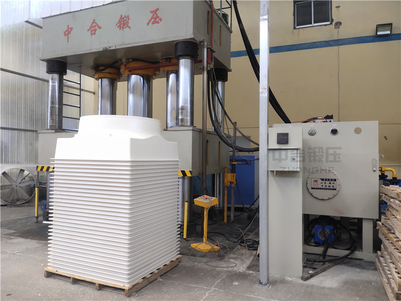 風機殼生產設備_玻璃鋼成型油壓機_1200噸液壓機(圖1) 風機殼生產設備_玻璃鋼成型油壓機_1200噸液壓機(圖1)