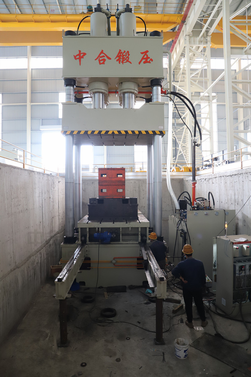 SMC模壓工藝_1500噸液壓機_復合材料成型設備(圖2) SMC模壓工藝_1500噸液壓機_復合材料成型設備(圖2)