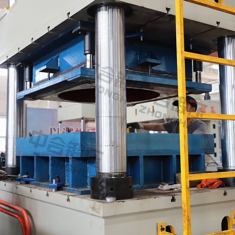 不銹鋼水箱生產工藝流程_水箱板拉伸成型液壓機(圖4) 不銹鋼水箱生產工藝流程_水箱板拉伸成型液壓機(圖4)