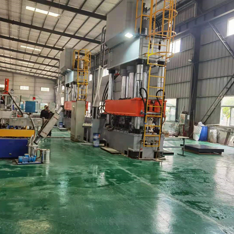 復(fù)合建筑模板生產(chǎn)設(shè)備_800噸液壓機(jī)_復(fù)合材料模壓成型(圖4) 復(fù)合建筑模板生產(chǎn)設(shè)備_800噸液壓機(jī)_復(fù)合材料模壓成型(圖4)