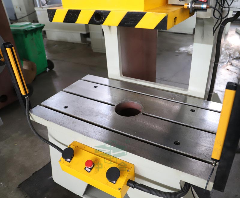 120噸液壓沖床 120噸液壓沖床