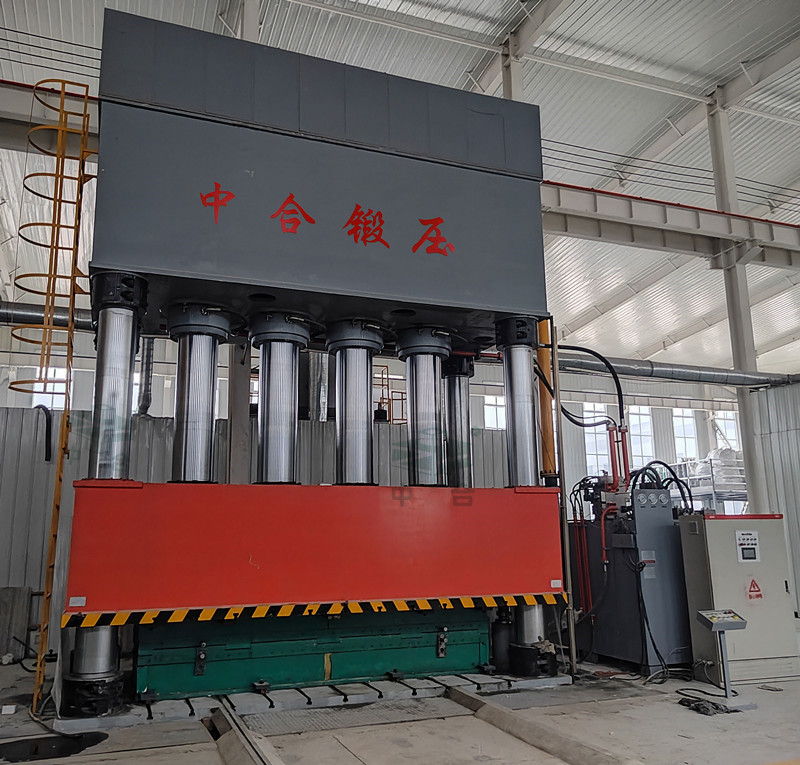 汽車覆蓋件成型設備_2500噸四柱液壓機(圖2) 汽車覆蓋件成型設備_2500噸四柱液壓機(圖2)