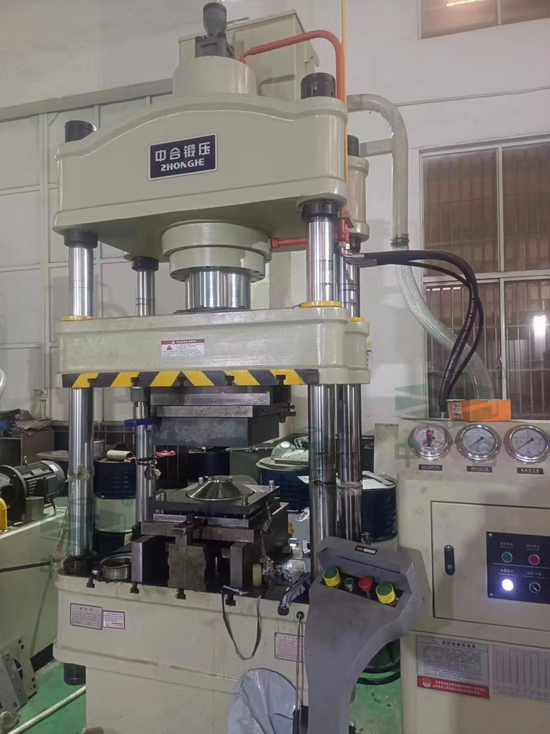 200噸汽車消音器成型液壓機_不銹鋼拉伸成型設備(圖2) 200噸汽車消音器成型液壓機_不銹鋼拉伸成型設備(圖2)