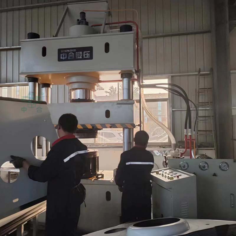 不銹鋼燃氣灶臺液壓機-315噸四柱液壓機-薄板拉伸機(圖2) 不銹鋼燃氣灶臺液壓機-315噸四柱液壓機-薄板拉伸機(圖2)