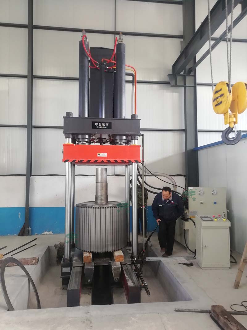 200噸四柱液壓機帶移動工作臺 200噸四柱液壓機帶移動工作臺