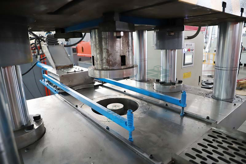 315噸四梁四柱液壓機工作臺 315噸四梁四柱液壓機工作臺