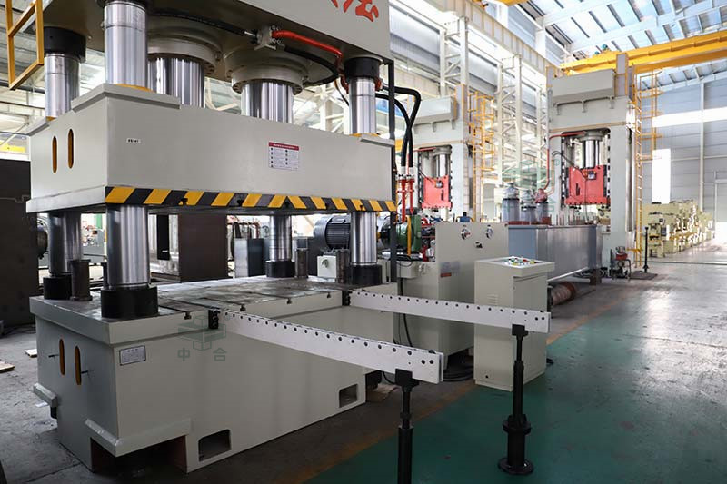 1000噸工業(yè)攪拌器葉片成型液壓機(jī)(圖2) 1000噸工業(yè)攪拌器葉片成型液壓機(jī)(圖2)